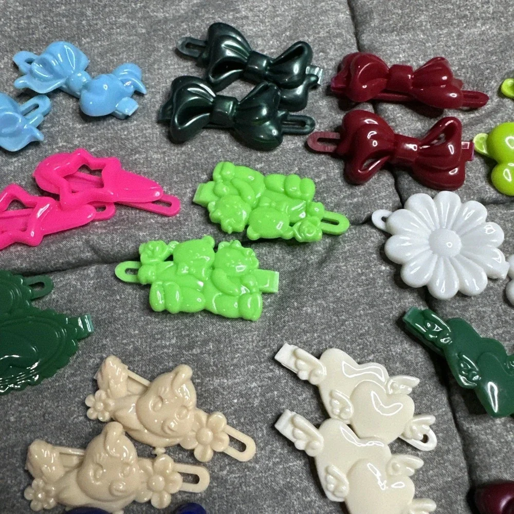 Lot Vintage Plastic Barrettes Hair Clips Hearts Flowers Bows Stars Animals